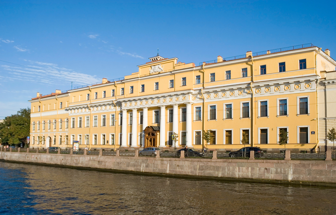 Обзорная экскурсия по Санкт-Петербургу, прогулка по рекам и каналам и посещение Юсуповского дворца.